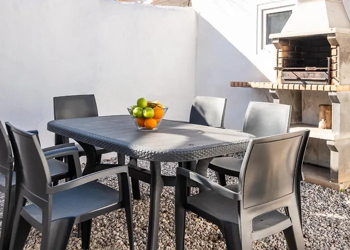 #073 Green Villa Family Friendly Holiday home Albufeira